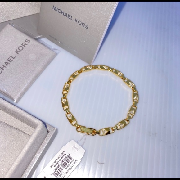 BNIB Auth  New Michael Kors Bracelet Yellow Gold Great Gift Item - Picture 4 of 4